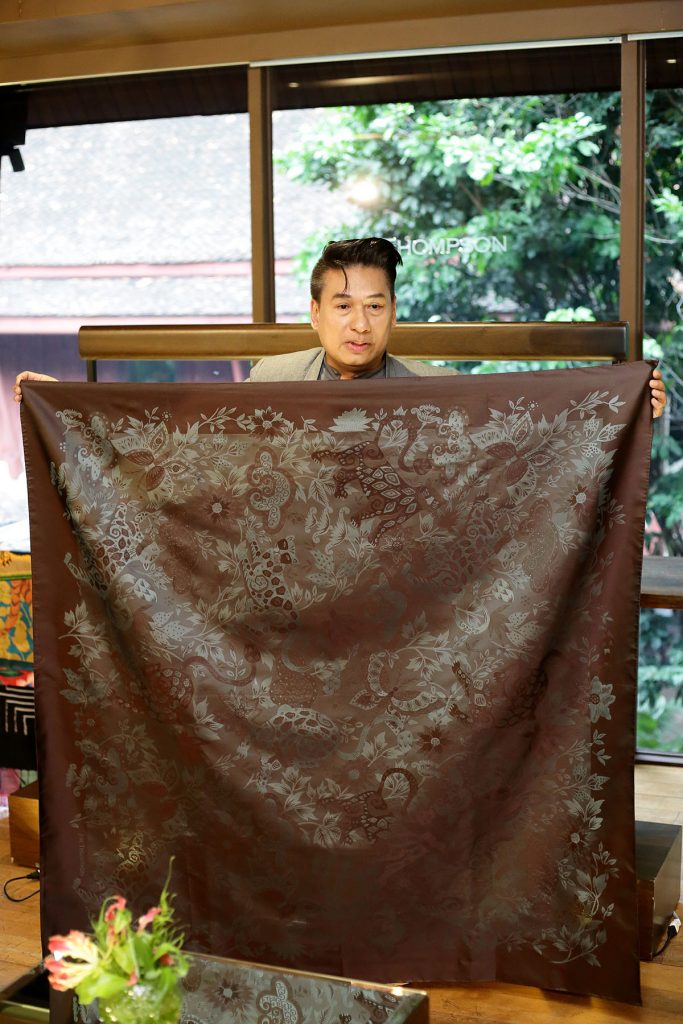 ผ้าพันคอ Jim Thompson