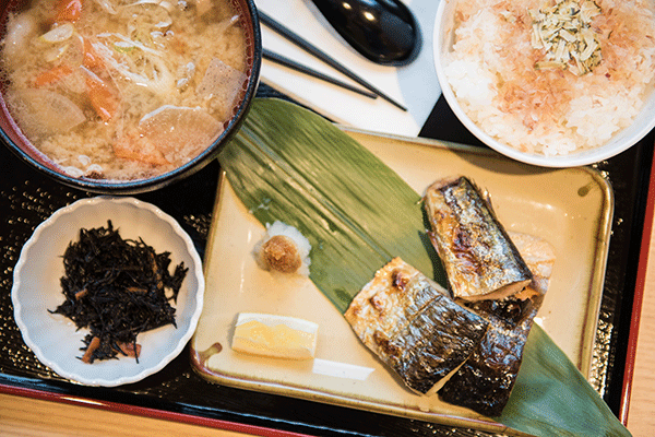 อาหารชุดปลาคัดพิเศษจากฮอกไกโด ร้าน Nihonbashi Dashi Bar