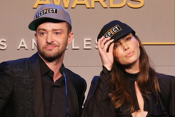BEVERLY HILLS, CA - OCTOBER 23:  Honorees Justin Timberlake (L) and Jessica Biel accept the Inspiration Award onstage during the 2015 GLSEN Respect Awards at the Beverly Wilshire Four Seasons Hotel on October 23, 2015 in Beverly Hills, California.  (Photo by Jonathan Leibson/Getty Images for GLSEN)