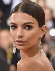 NEW YORK, NY - MAY 02: Emily Ratajkowski attends the 'Manus x Machina: Fashion In An Age Of Technology' Costume Institute Gala at Metropolitan Museum of Art on May 2, 2016 in New York City. (Photo by Dimitrios Kambouris/Getty Images)