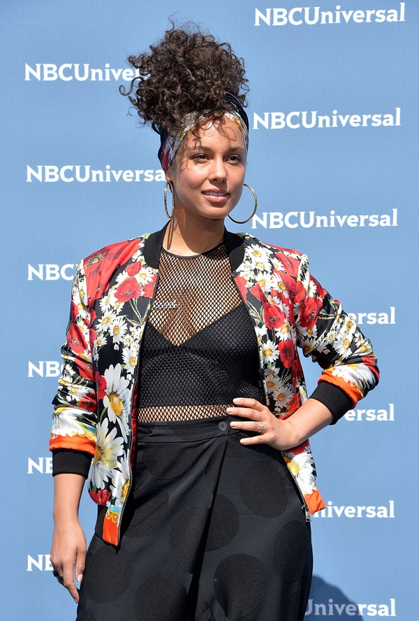 NEW YORK, NY - MAY 16: Singer/songwriter Alicia Keys attends the NBCUniversal 2016 Upfront Presentation on May 16, 2016 in New York, New York. (Photo by Slaven Vlasic/Getty Images)