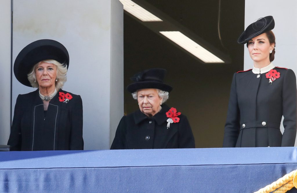 เหตุใดราชวงศ์อังกฤษต้องเตรียมชุดสีดำ