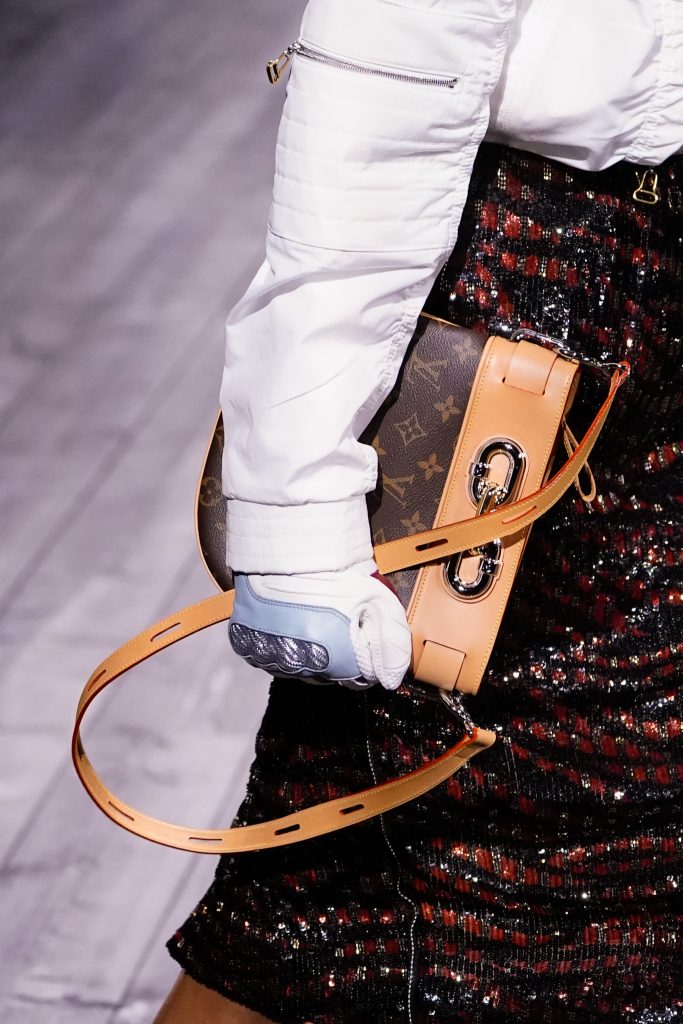กระเป๋า Louis Vuitton ลายโมโนแกรม