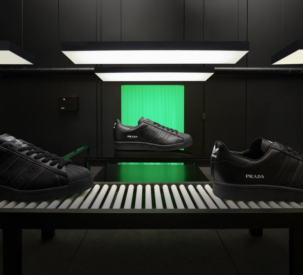 รองเท้า Adidas รุ่นฮ็อต Prada Superstar