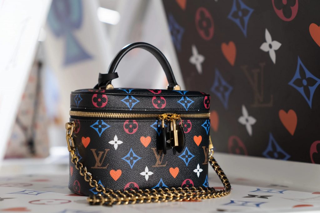 กระเป๋าแบรนด์ Louis Vuitton รุ่น Vanity ลวดลายใหม่จากคอลเล็คชั่น Game On Cruise 2021