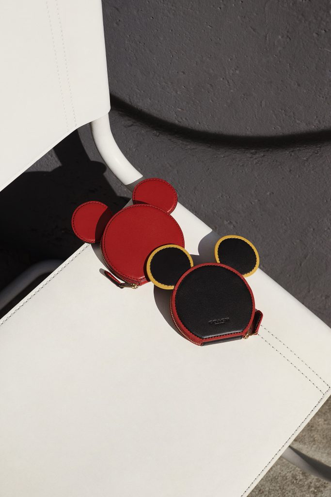 กระเป๋าสตางต์ Coach รุ่น Mickey Mouse 