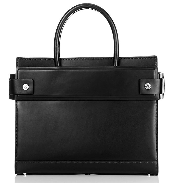 กระเป๋ารุ่นฮอไรซัน (Horizon Bag) จาก Givenchy 