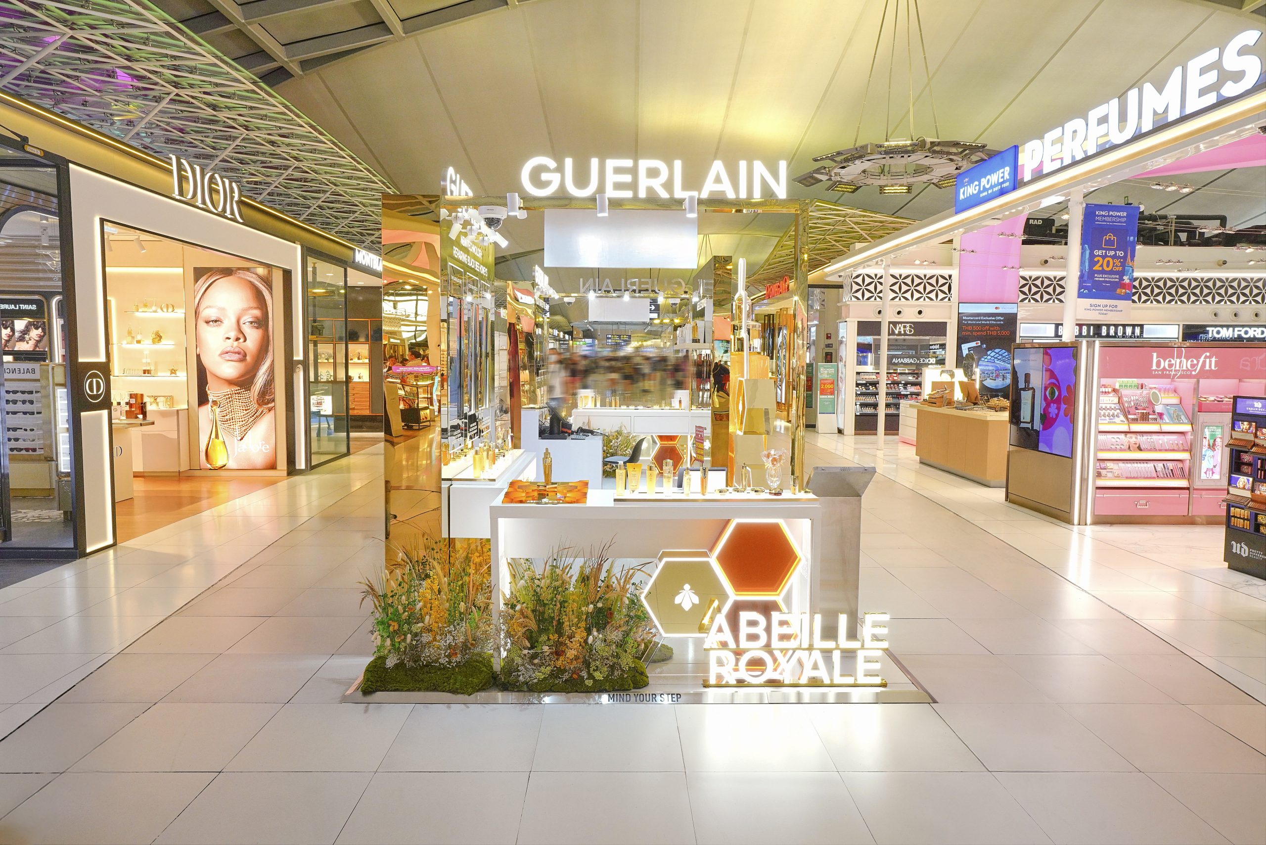 GUERLAIN เปิดป๊อปอัพสโตร์ “ABEILLE ROYALE YOUTH WATERY OIL SERUM” ถ่ายทอดนวัตกรรมความงามสุดล้ำ ณ คิง เพาเวอร์ สนามบินสุวรรณภูมิ