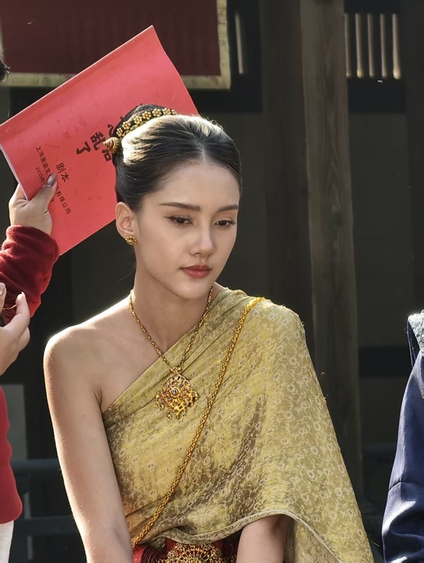 “สาวไทยข้ามภพป่วนใจแม่ทัพ”