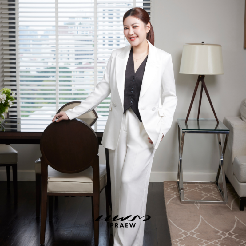 พญ.อัญธิกา ทิพรักษ์ SYM Clinic